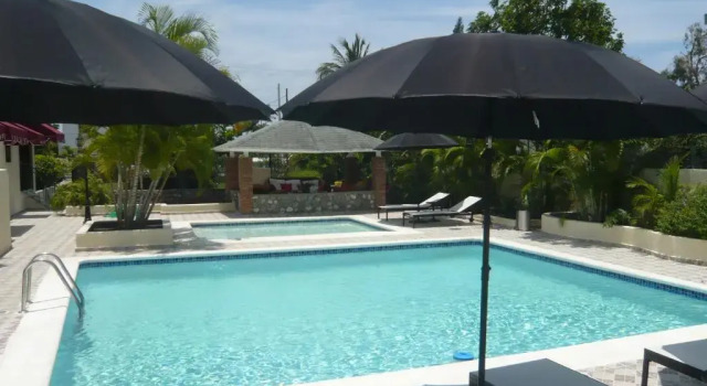 Вилла Villa Los Almendros - 2 private pools tennis pickle ball
