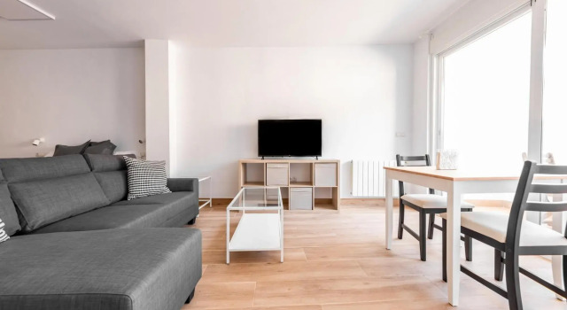 LA MERCED LOFT 6 Private Bathroom, Забронировать Отель Малага Коста-дель-Соль, рядом с Музей Кармен Тиссен