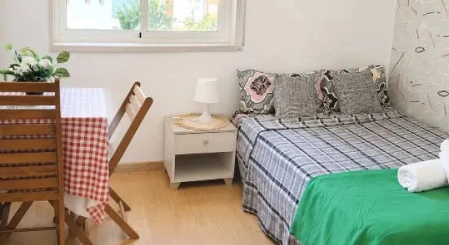 Charming Lisbon Apartment in Quiet Neighborhood
