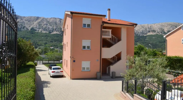 Apartments Palić, Prenota Appartamento Hotel a Isole Quarnerine con parcheggio, Parcheggio