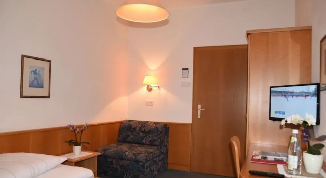 Одноместный номер Economy с балконом Angerburg Blumenhotel
