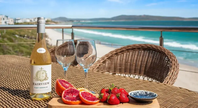 Tenos On Calypso 16 by HostAgents, Buchen Sie Ferienhaus Hotels in Langebaan mit Pool, Schwimmbad