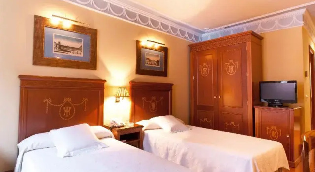 Номер Standard с балконом Hotel Inglaterra