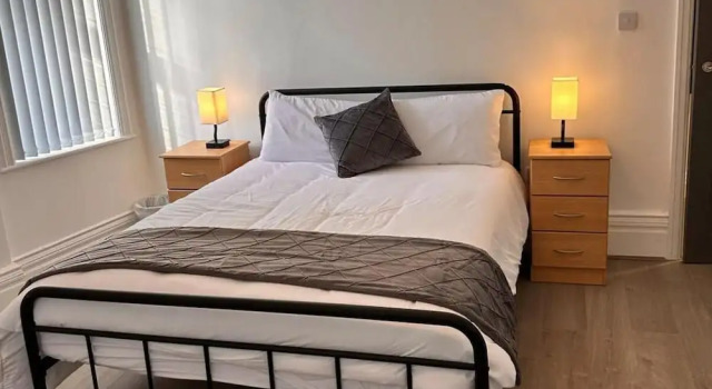 Near Beach - Parking - Wifi - Sleeps 2, Rezervați Apartament Apartamente în Merseyside, Apartament