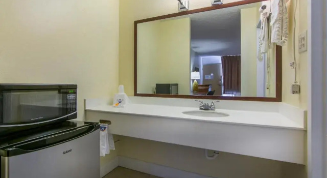 Номер Deluxe Americas Best Value Inn