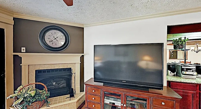 New Listing! Smoky Mountain Near Downtown 2 Bedroom Condo