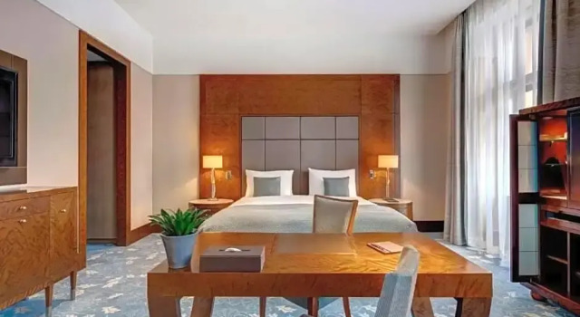 Полулюкс с балконом Anantara Palais Hansen Vienna - A Leading Hotel of the World