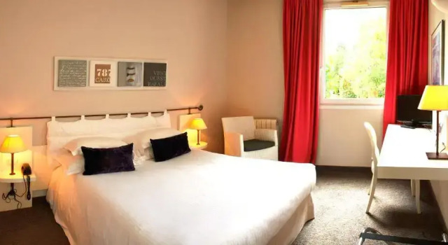 Двухместный номер Classic Hôtel Les Jardins DAdalric