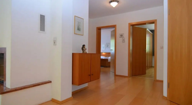 Bright and Modern Apartment in the Beautiful Berchtesgadener Land With Fireplace, Varaa Huoneisto Hotellit Baijeri pysäköinnillä, Pysäköinti