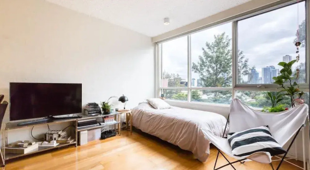 ISAAC, 1BDR South Melbourne Apartment, Book Apartment  