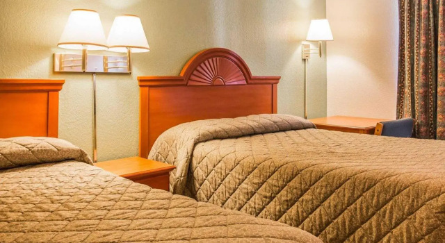 Двухместный номер Standard Days Inn by Wyndham Savannah Gateway I-95