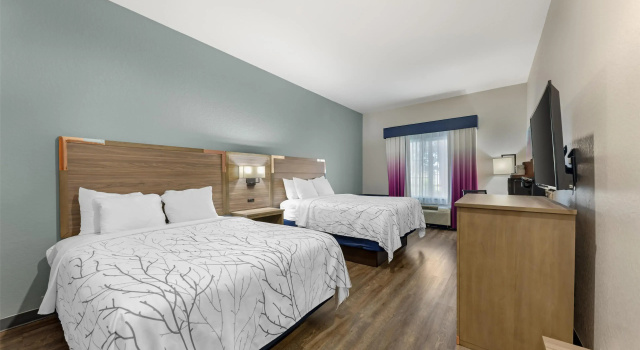 Четырёхместный номер Standard Best Western Plus San Antonio East Inn & Suites