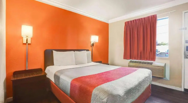 Двухместный номер Standard Motel 6-Fresno, CA - Belmont Ave