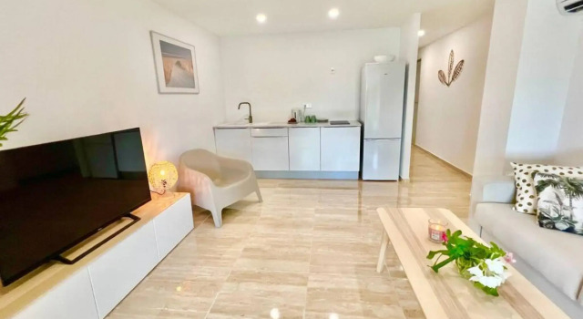Maracuja 5, Orient Bay village, walkable beach at 100m