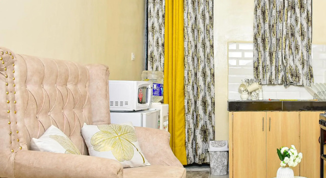 Ruby Modern Homes Studio Apt-Imara Daima Behind Imaara Mall-JKIA, Prenota Hotel Hotel a Nairobi con parcheggio, Parcheggio