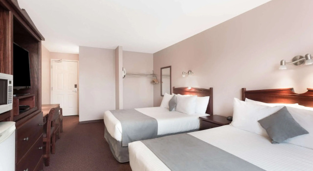 Super 8 by Wyndham Lake Country/Winfield Area, Réserver Auberge Winfield Lake Country