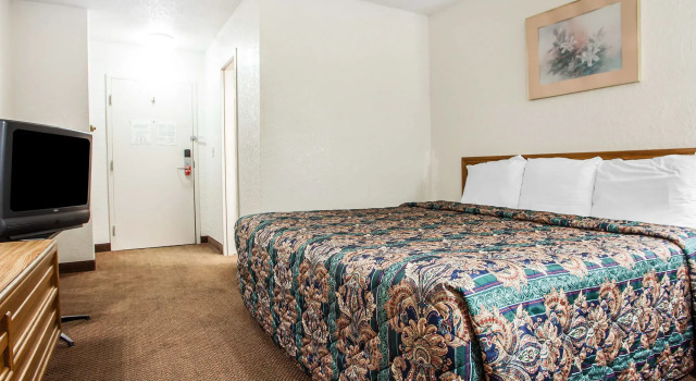 Econo Lodge Kansas City Airport, Забронировать Дом для отпуска Коттеджи Канзас-Сити, Коттедж