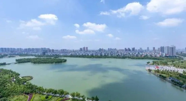 Люкс Deluxe Vienna Hotel (Nanchang County Chengbi Lake)