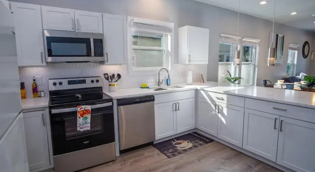 Коттедж Spectacular Brand New 4br/2.5ba Near DT/ Riverwalk