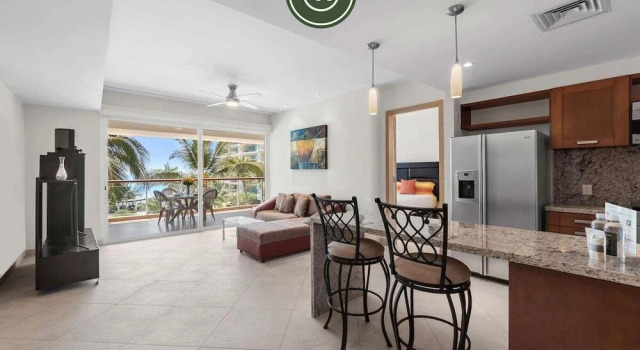 Oceanfront 2 BR Condo - Beach - Restaurant - Gym, Boek Hotel Nuevo Vallarta  