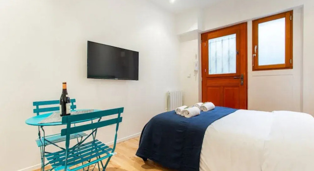 Cosy flat Eiffel tower, Забронировать Отель Париж Иль-де-Франс, рядом с Мирабо