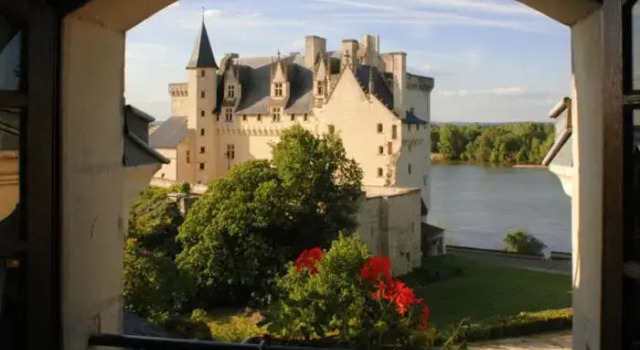 Семейный номер Standard Logis Hôtel Le Bussy