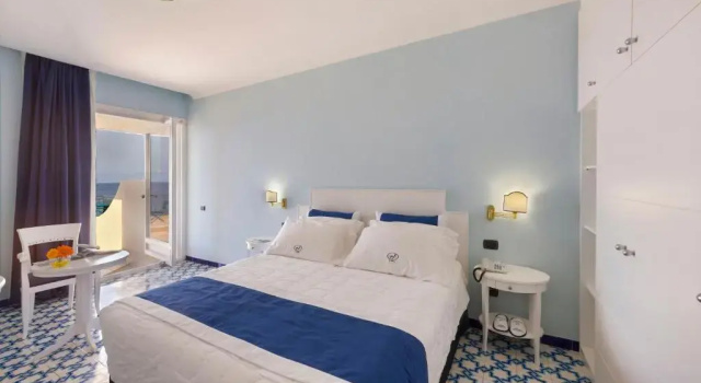 Четырёхместный номер Standard с видом на море Hotel Saline