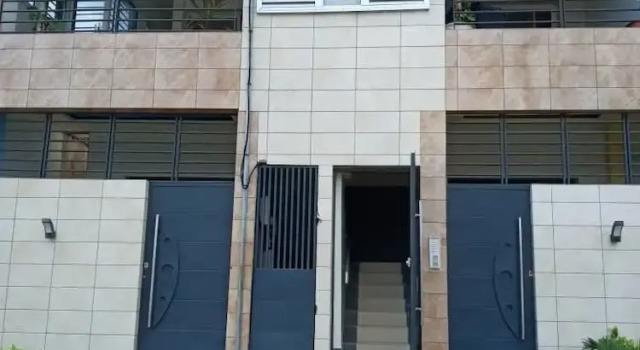 Residences Quatre Saisons, Boek Hotel Hotels in Abidjan met parkeren, Parkeren