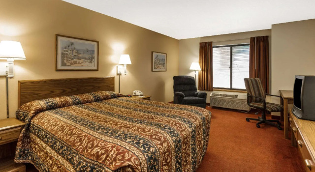 Номер Standard Super 8 by Wyndham Watertown WI
