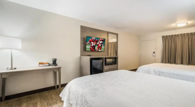 Четырёхместный номер Standard Days Inn by Wyndham Chula Vista-San Diego