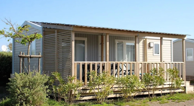 Camping Le Clos du Rhône, Rezervovat Kemp Wellness hotely v Camargue, SPA