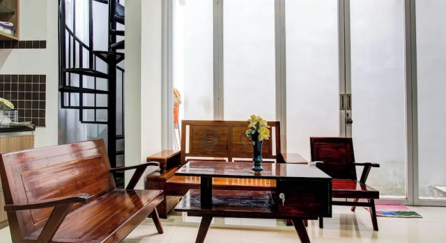 OYO 92479 Pasadena House, Prenota Hotel Hotel a Semarang con parcheggio, Parcheggio