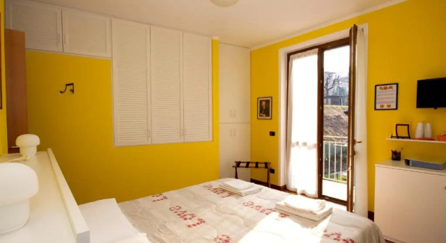 Двухместный номер Standard с балконом и с видом на озеро B&B-FORESTERIA Casa Della Musica Lake Como