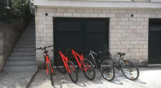Anamarijas Apartments, Prenota Appartamento Hotel a Croatian Islands con parcheggio, Parcheggio