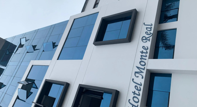 Hotel Monte Real, Забронировать Отель Отели в центре Мирафлореса, в центре, Парковка