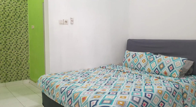 OYO 90990 Surya Residence, Rezerwuj Hotel Hotele w Badung z parkingiem, Parking
