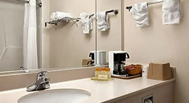 Студия Days Inn & Suites by Wyndham Romeoville