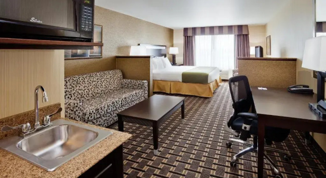 Одноместный люкс Holiday Inn Express and Suites Limerick - Pottstown by IHG