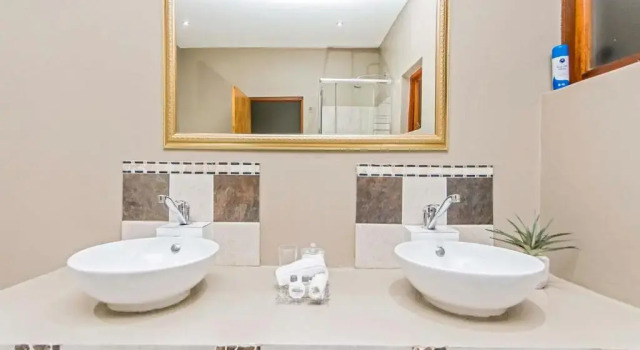 Люкс Deluxe Dunton Guest House