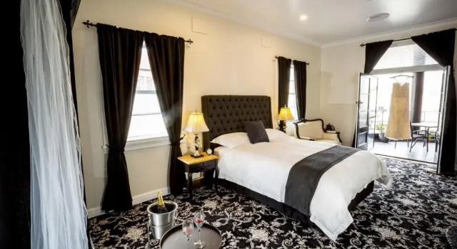 Номер Deluxe The Commercial Boutique Hotel