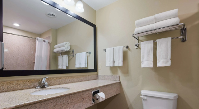 Четырёхместный номер Standard Best Western Oasis Inn