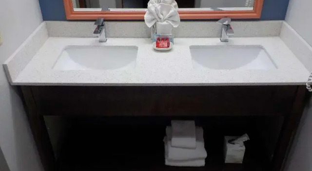 Номер Standard Best Western Louisville Airport Expo
