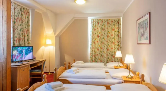 Трёхместный номер Standard Hotel Klosterturm