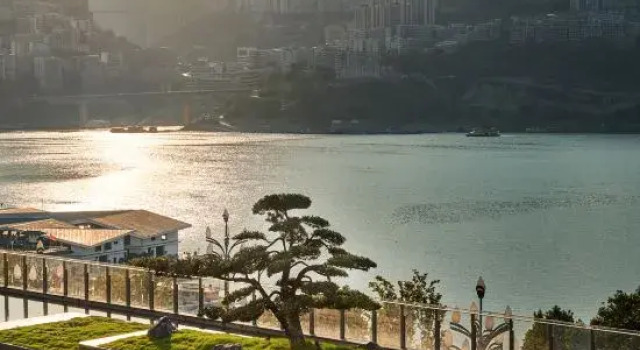 Hualuxe Chongqing Wushan, Buchen Sie Hotel Wushan Chongqing