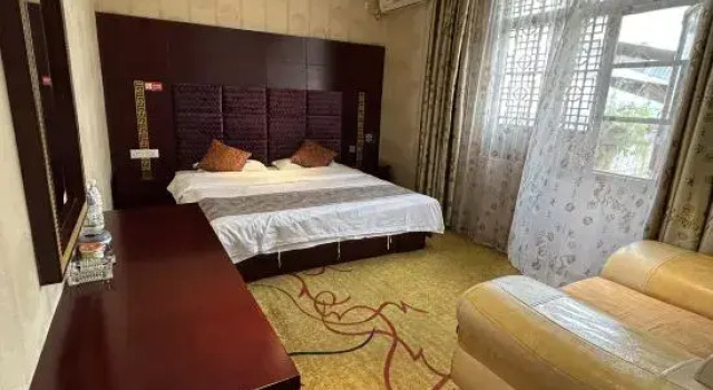Люкс Deluxe Sanlong Hotel in Kaiyuan City