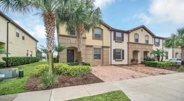 Lake View Serene & Peaceful Pool Home! 5 Bedroom Townhouse, Book Feriehus Villaer i Florida, Villa