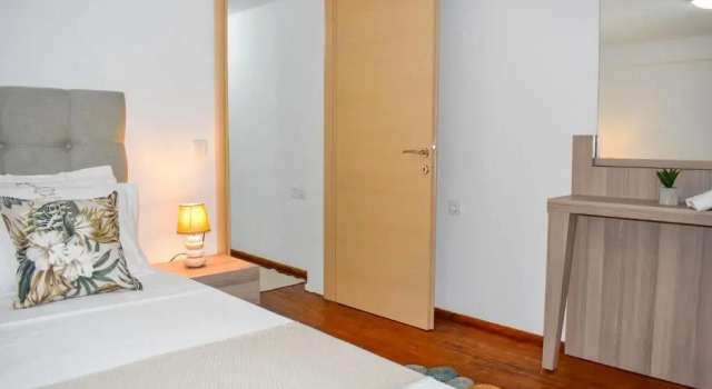 La Maison Plakes 3 BDR Apt