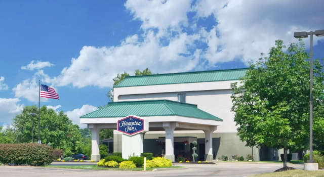 Кровать в общем номере Hampton Inn New Philadelphia