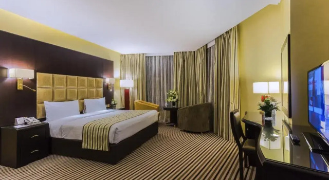 Полулюкс Al Bastaki International Hotel