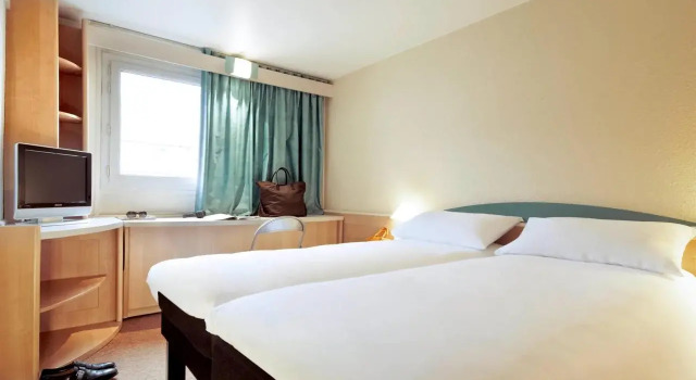 Ibis Lyon L'isle D'abeau, Prenota Hotel Hotel a Alvernia con parcheggio, Parcheggio